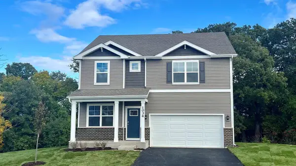 1034 Emerald Drive, Montgomery, IL 60538