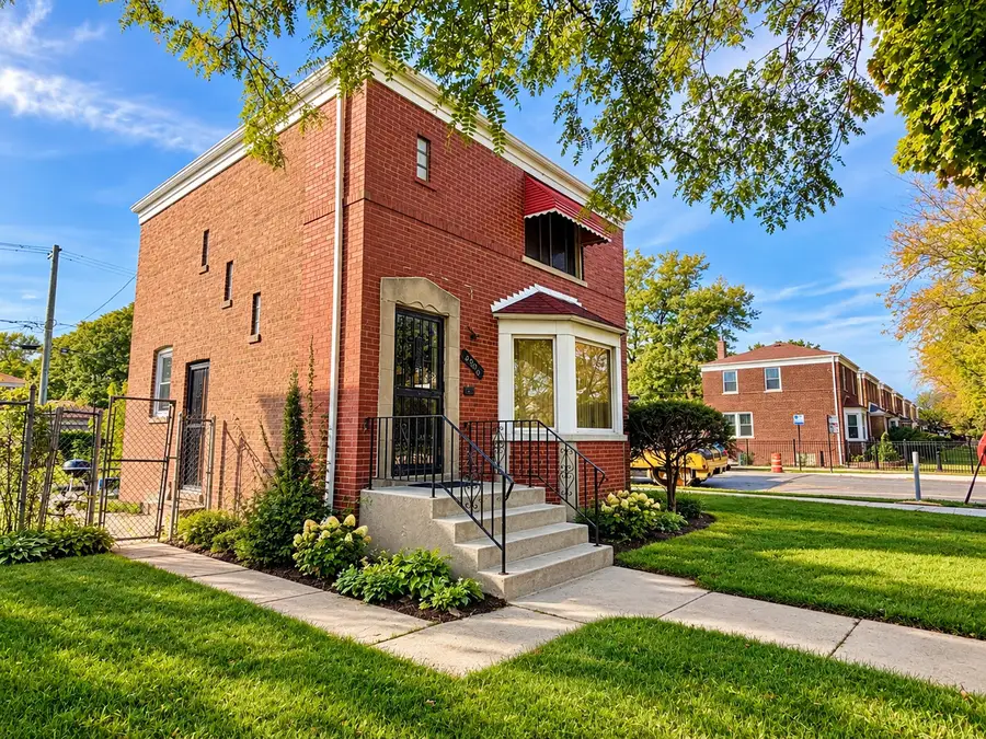 8900 S Jeffery Boulevard, Chicago, IL 60617 - #2