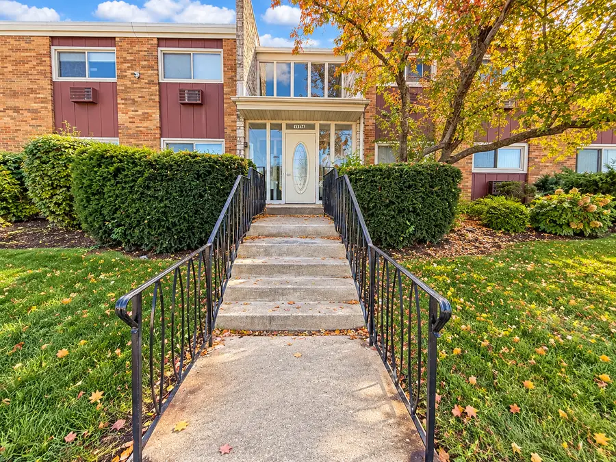 1313 Rebecca Road #104, Lombard, IL 60148 - #2