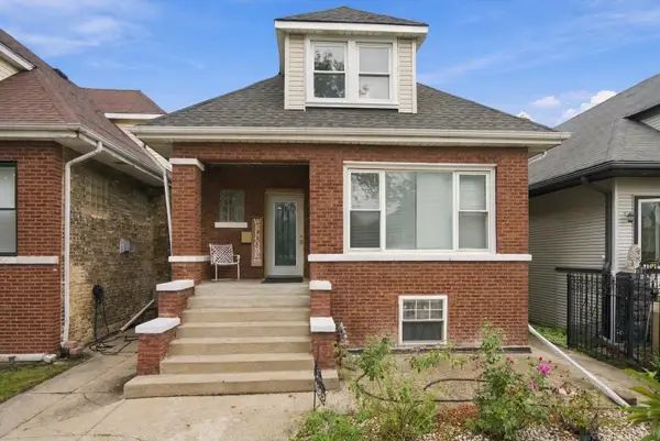4862 W St Paul Avenue, Chicago, IL 60639