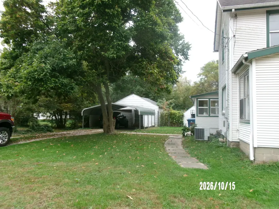 319 W Park Avenue, Watseka, IL 60970 - #2