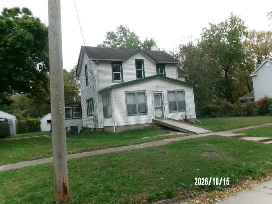 319 W Park Avenue, Watseka, IL 60970 - #3