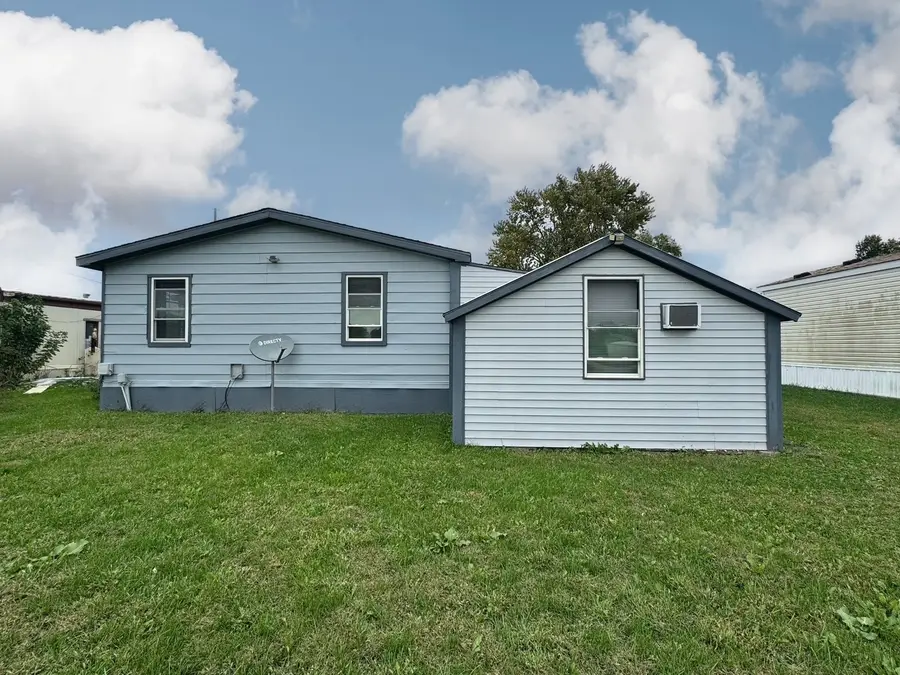 106 Redwood Manor, Pontiac, IL 61764 - #3