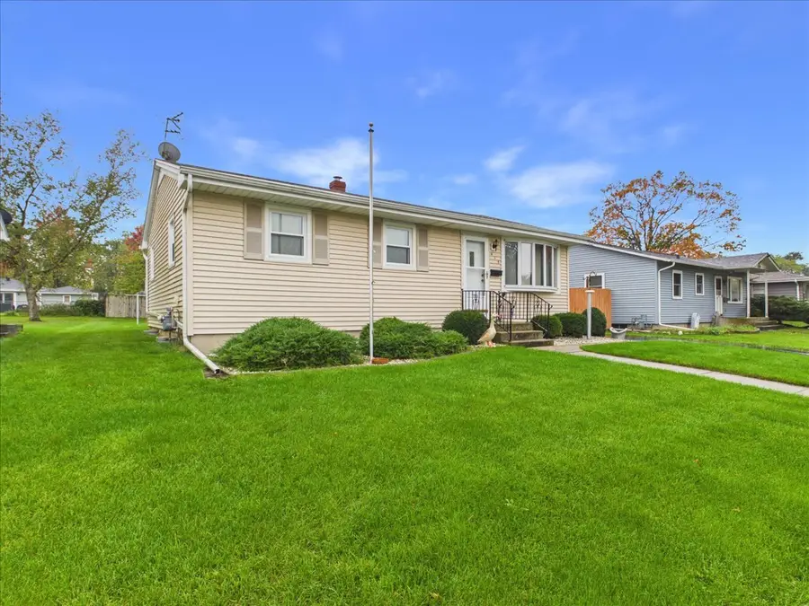 415 E 8th Street, Belvidere, IL 61008 - #2