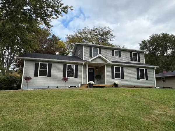 235 Park Crest Drive, Freeport, IL 61032