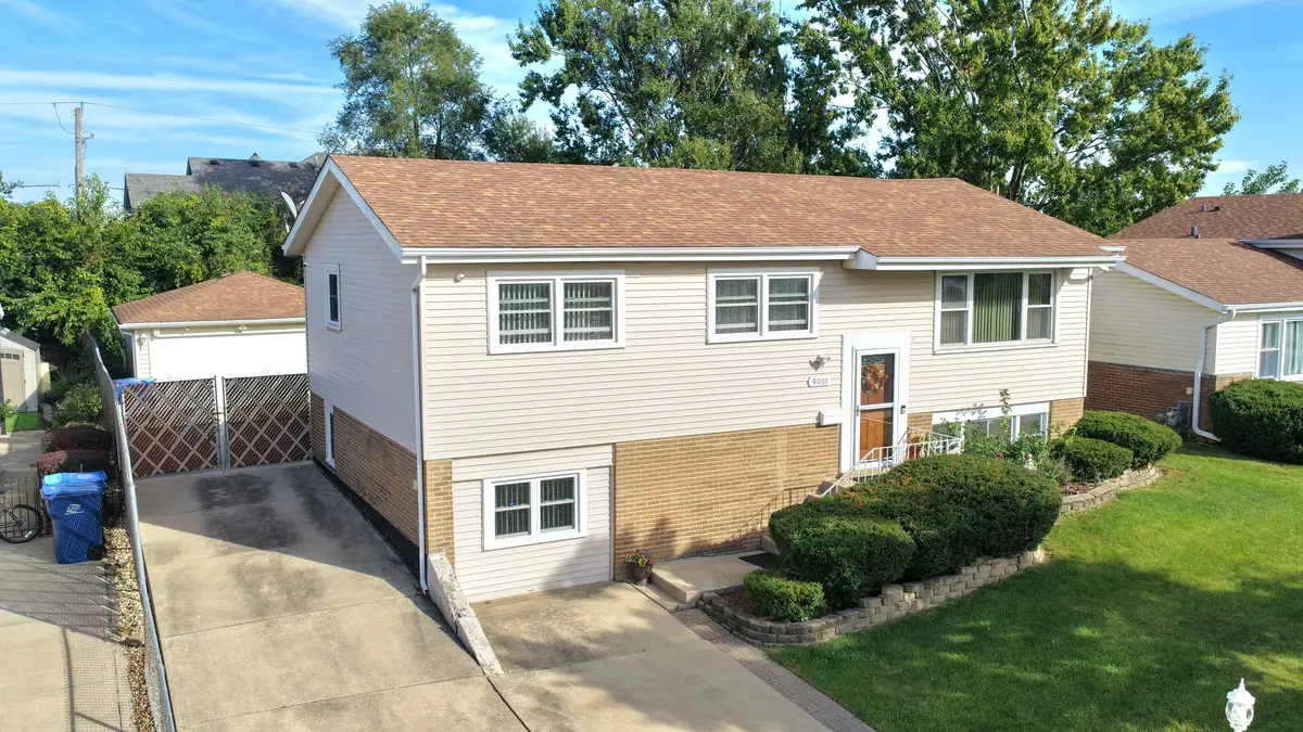 9001 S Maple Lane, Hickory Hills, IL 60457 - #1
