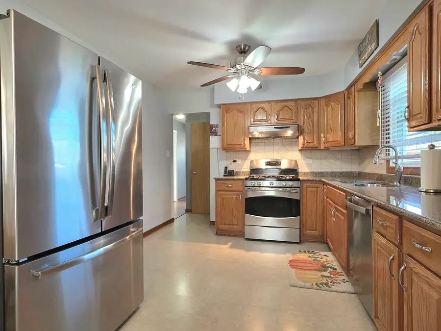 9001 S Maple Lane, Hickory Hills, IL 60457 - #3