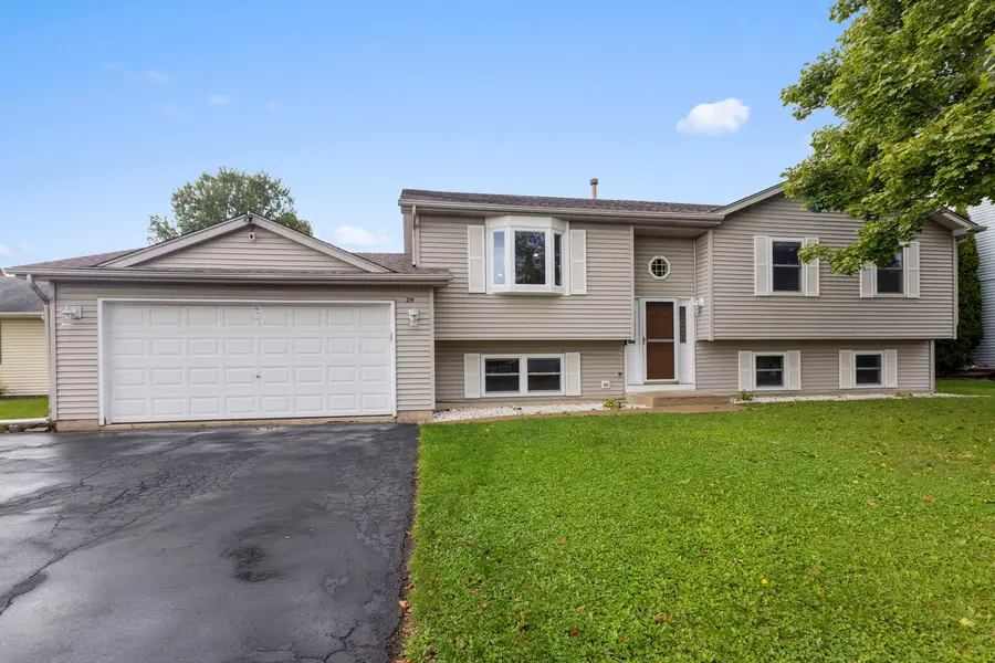 219 Newport Trail, McHenry, IL 60050 - #2