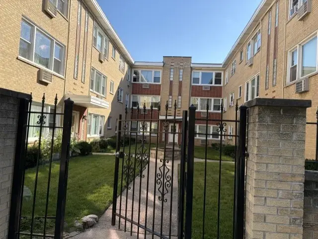 3203 W Berwyn Avenue #3W, Chicago, IL 60625 - #1