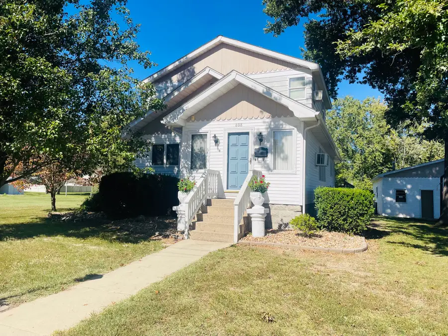 808 W Lexington Street, Marion, IL 62959 - #2