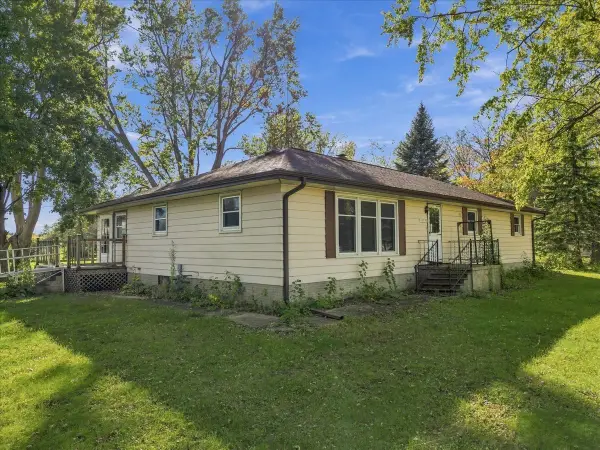 30399 Prairie Street, Rock Falls, IL 61071