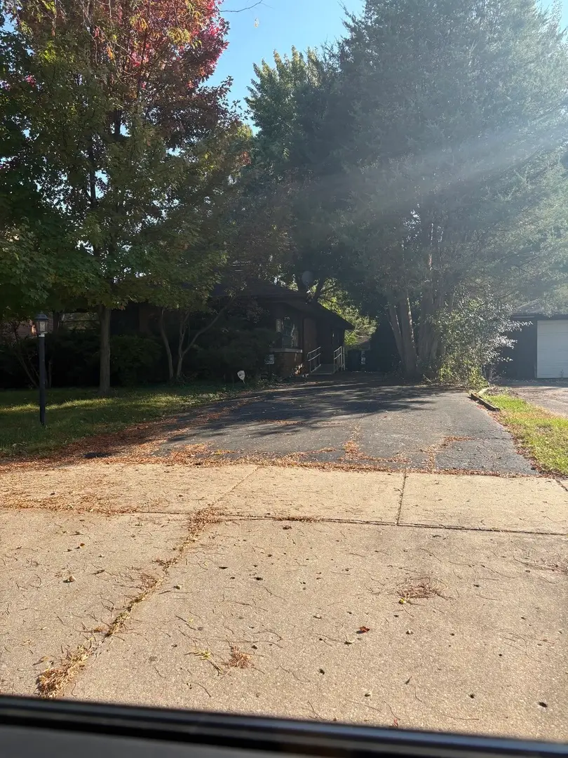276 E Saint Charles Road E, Elmhurst, IL 60126 - #2