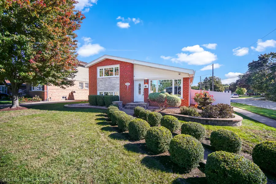 10545 S Kenneth Avenue, Oak Lawn, IL 60453 - #3