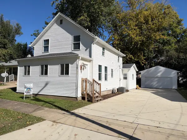 1307 N Oak Street, Bloomington, IL 61701