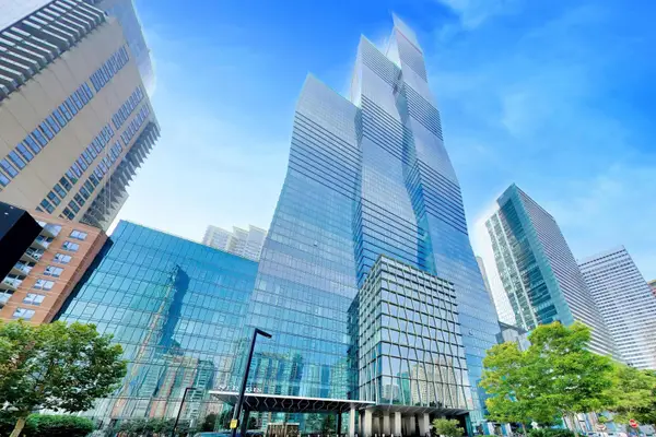 363 E Wacker Drive #7701, Chicago, IL 60601