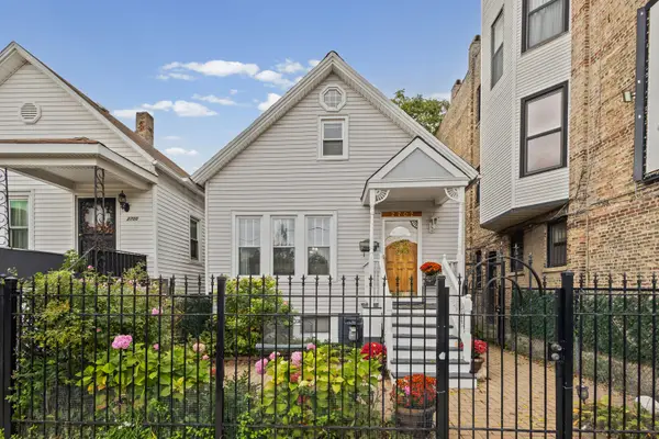 2702 N California Avenue, Chicago, IL 60647