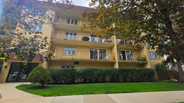 6300 W Montrose Avenue #205, Chicago, IL 60634