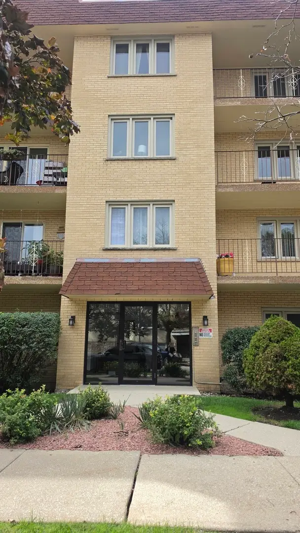6300 W Montrose Avenue #205, Chicago, IL 60634 - #2