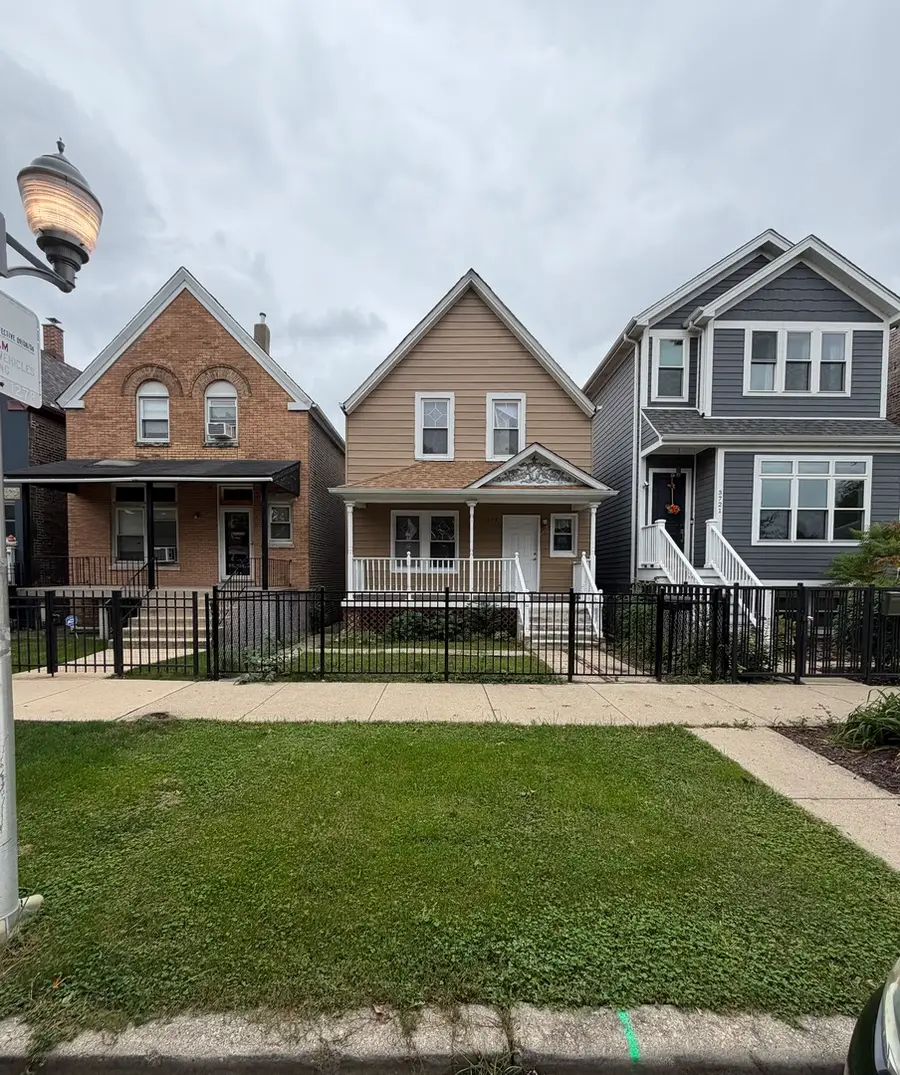 3719 W Wabansia Avenue, Chicago, IL 60647 - #3