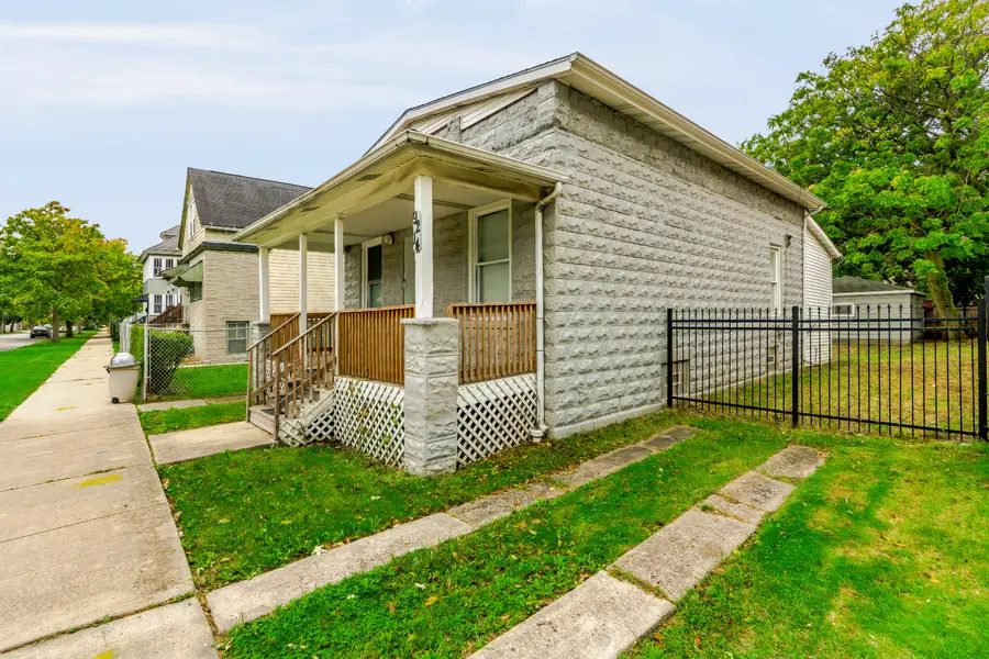 9214 S Woodlawn Avenue, Chicago, IL 60619 - #2