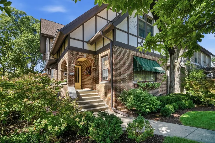 812 Courtland Avenue, Park Ridge, IL 60068 - #3
