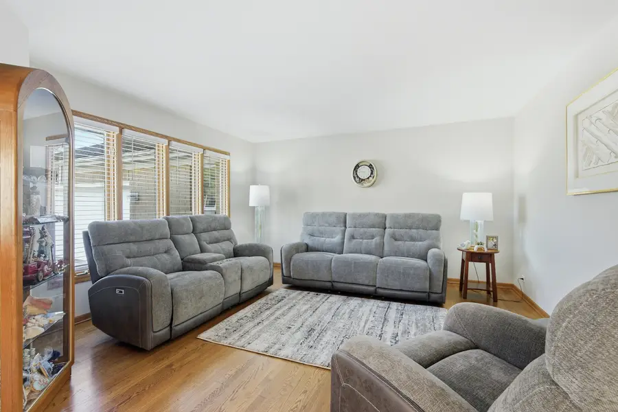 1041 E Thomas Street, Arlington Heights, IL 60004 - #2