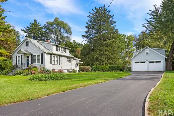 2225 Lagoon Drive, Fox River Grove, IL 60021