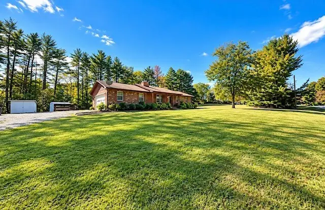 11775 E Pebble Road, Mount Vernon, IL 62864 - #2