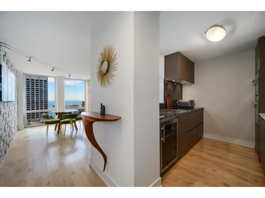 111 E Chestnut Street #34H, Chicago, IL 60611 - #3