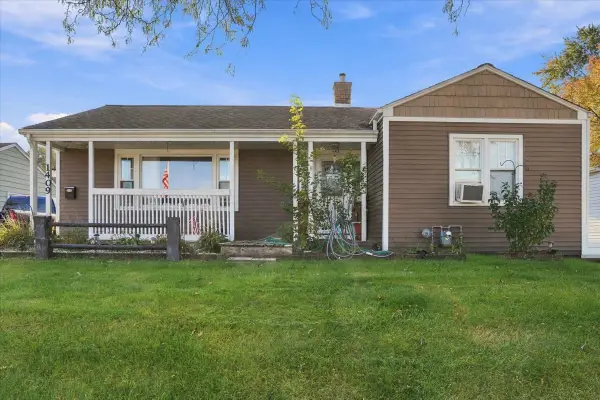 1409 Grandview Drive, Clinton, IA 52732