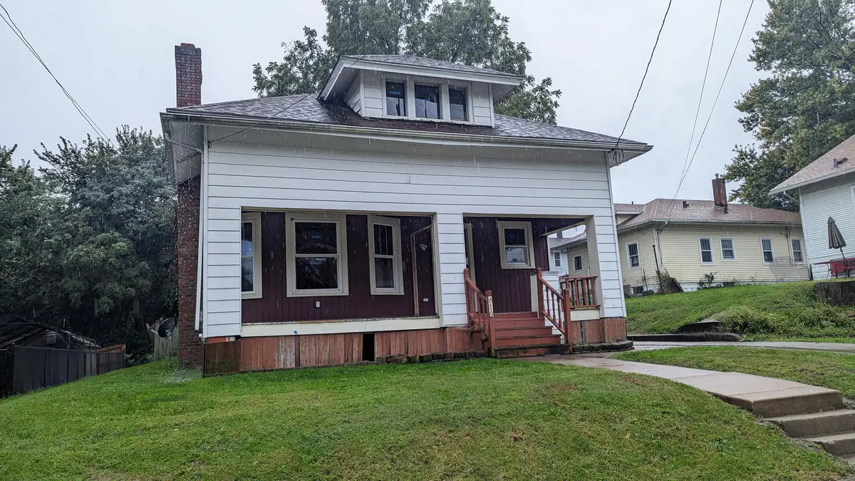 619 W 13th Street, Davenport, IA 52803 - #1