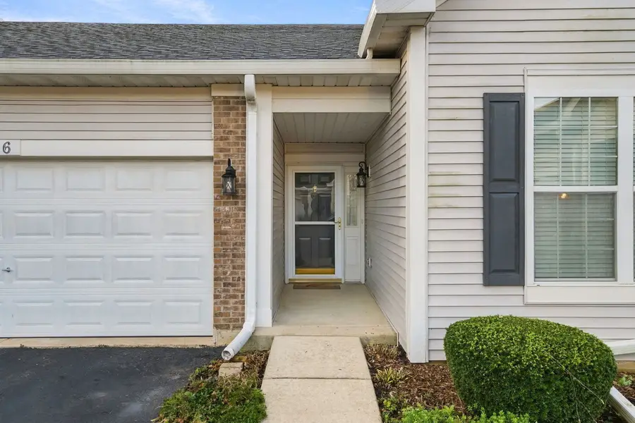 646 S Empire Way, Romeoville, IL 60446 - #2