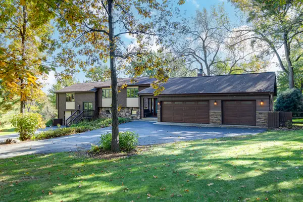 29W601 Waynewood Drive, West Chicago, IL 60185