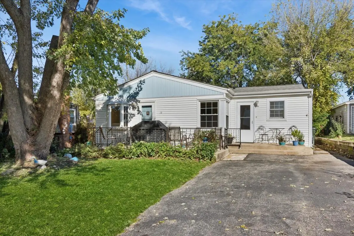 16 W Oak Street, Lake In The Hills, IL 60156 - #1