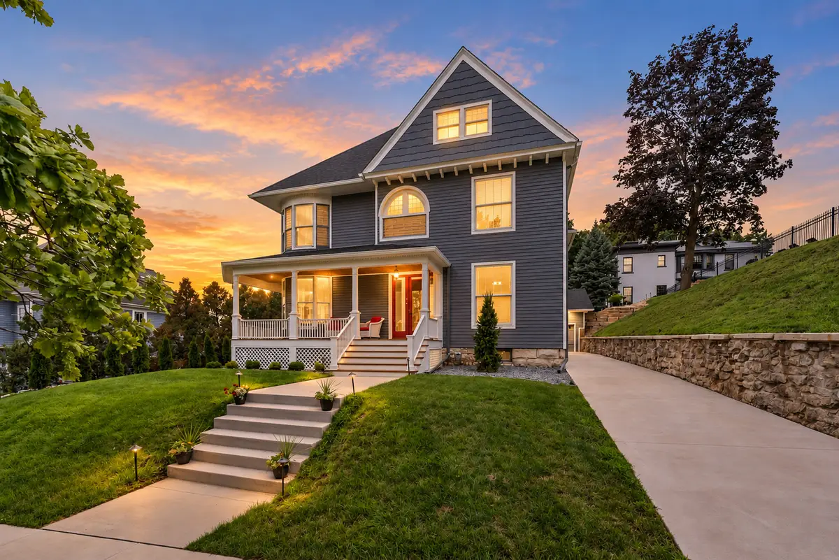 824 College Avenue, Davenport, IA 52803 - #1