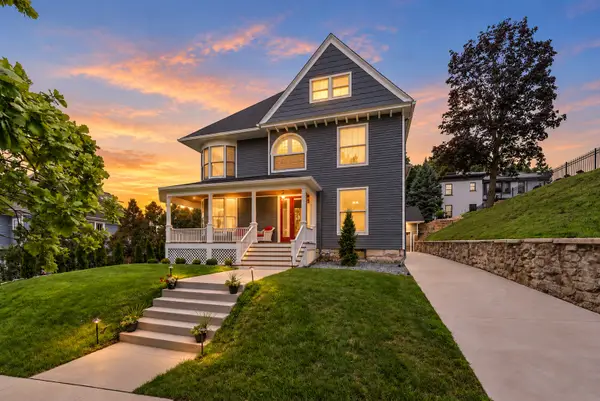 824 College Avenue, Davenport, IA 52803