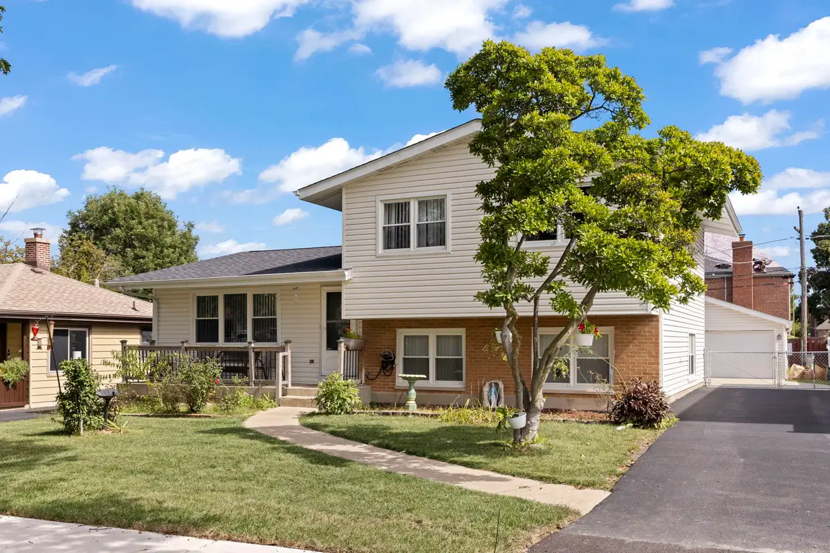 639 N Indiana Street, Elmhurst, IL 60126 - #1