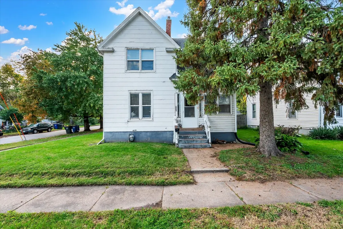 706 N Howell Street, Davenport, IA 52802 - #1