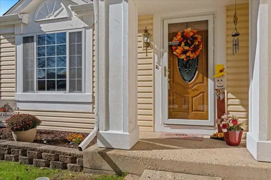 1402 Green Oak Trail, Aurora, IL 60506 - #2