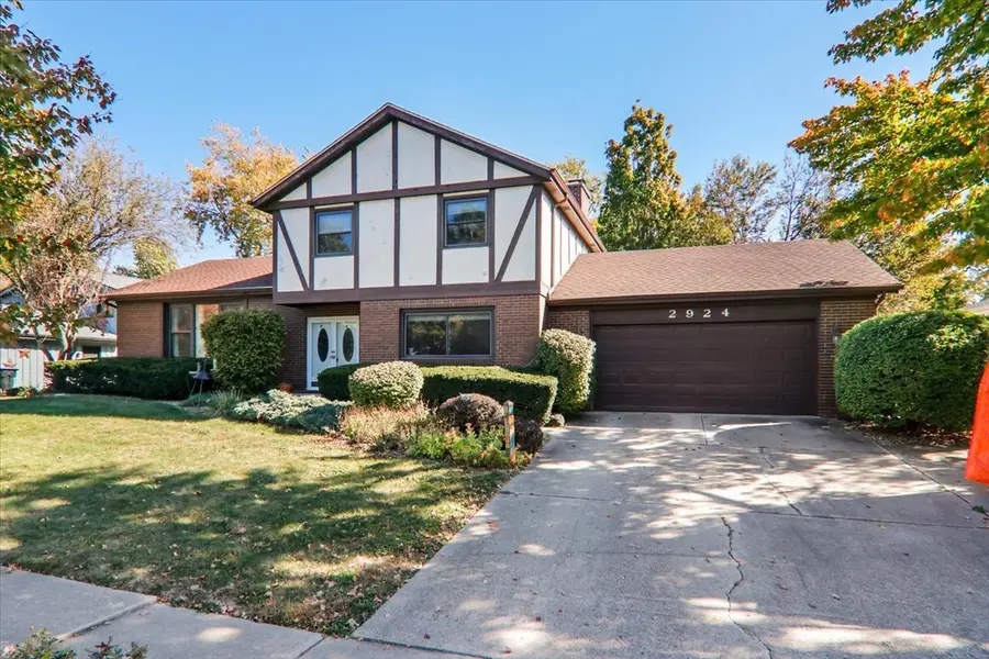 2924 Capen Drive, Bloomington, IL 61704 - #2