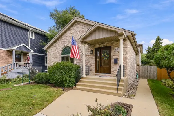 2933 Vernon Avenue, Brookfield, IL 60513