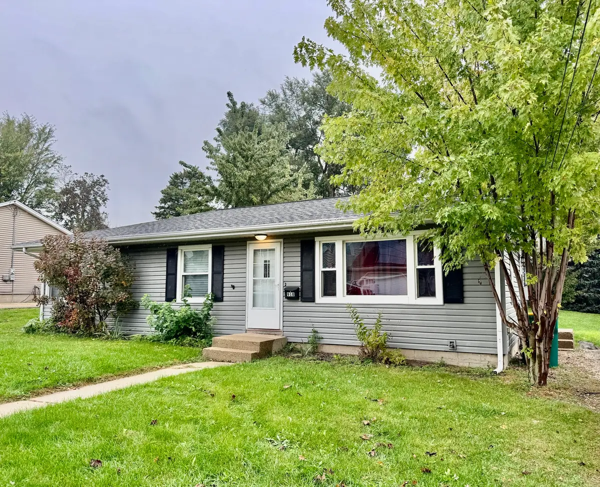 918 Townsend Street, Sycamore, IL 60178 - #1