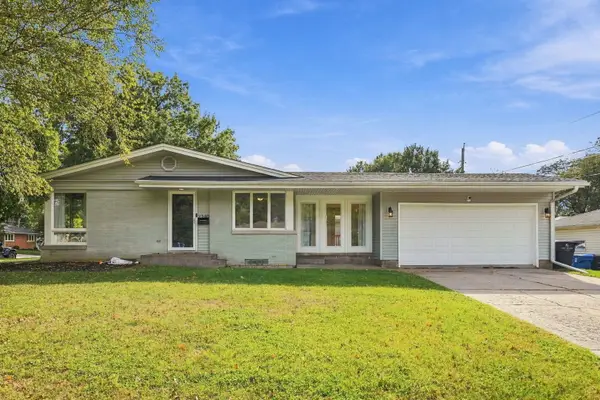 2740 32nd Avenue Court, Rock Island, IL 61201