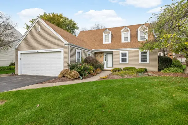 26 Southgate Course, St. Charles, IL 60174