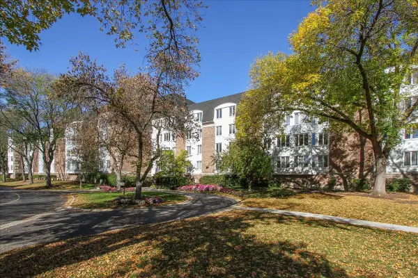 225 Lake Boulevard #558, Buffalo Grove, IL 60089