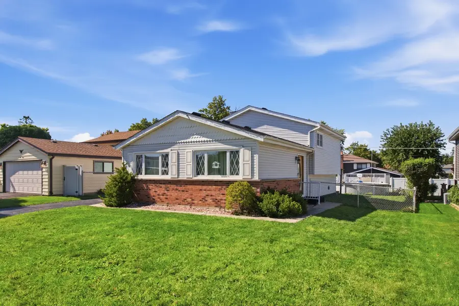 526 N Edgewood Avenue, Lombard, IL 60148 - #2