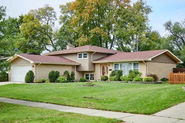 1916 N Spruce Terrace, Arlington Heights, IL 60004