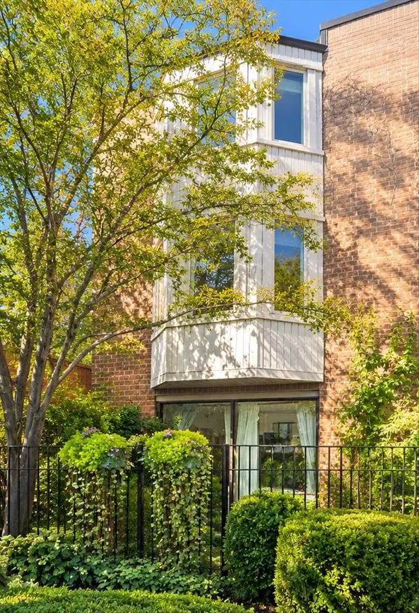 1828 N Dayton Street, Chicago, IL 60614