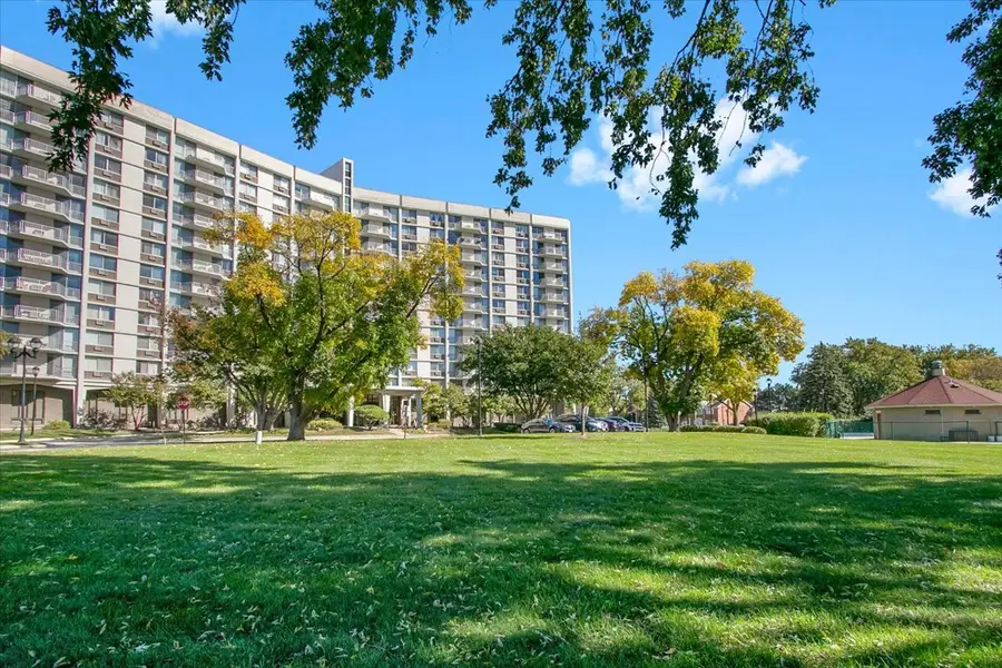 20 N Tower Road #12H, Oak Brook, IL 60523 - #3