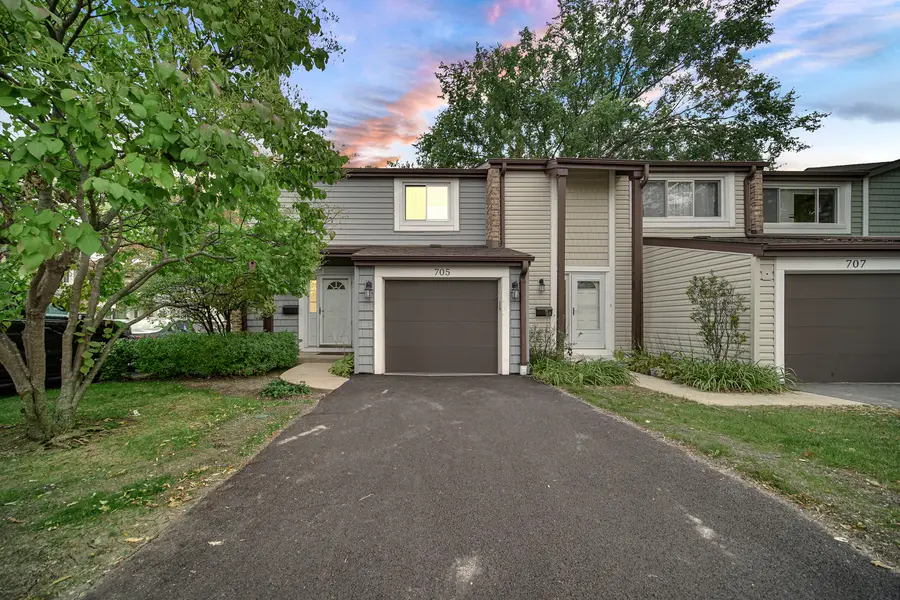 705 Clearwater Court, Wheeling, IL 60090 - #2